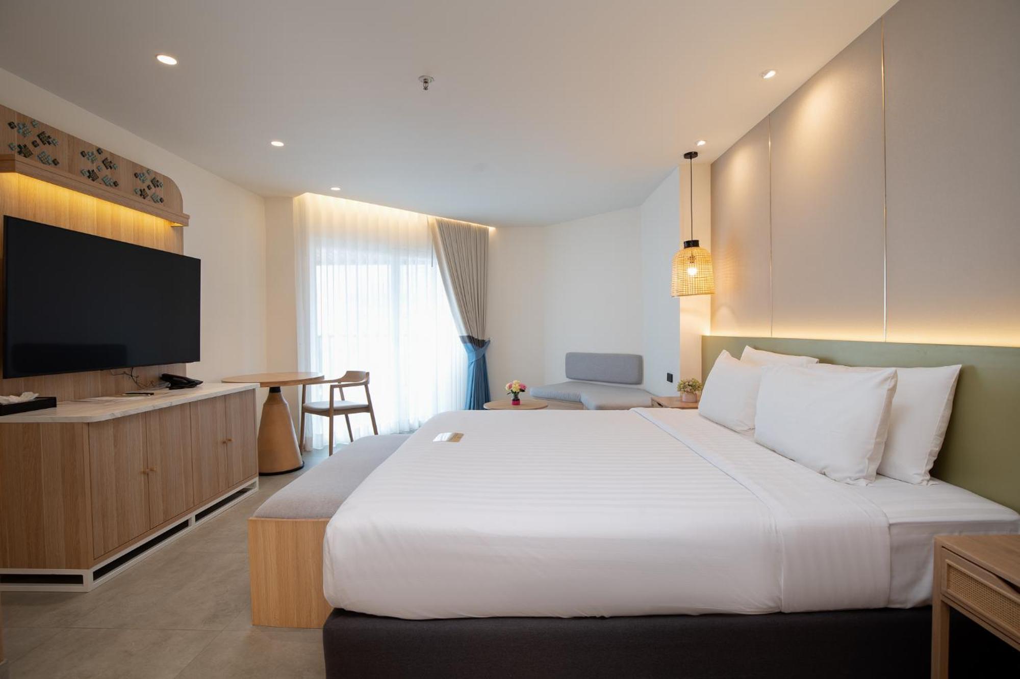 Thani Hotel 4*
