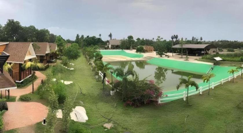 Chang Puak 2* Damnoen Saduak