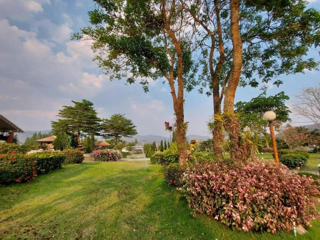 Resort Tanaosri & Creekside