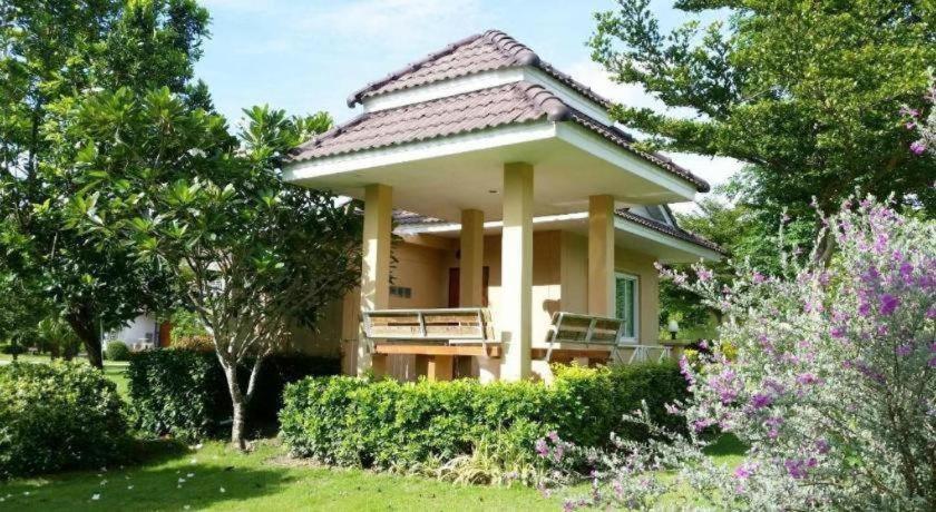 Tanaosri & Creekside 3* Suan Phueng