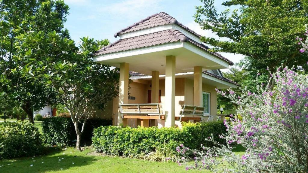 Resort Tanaosri & Creekside Suan Phueng
