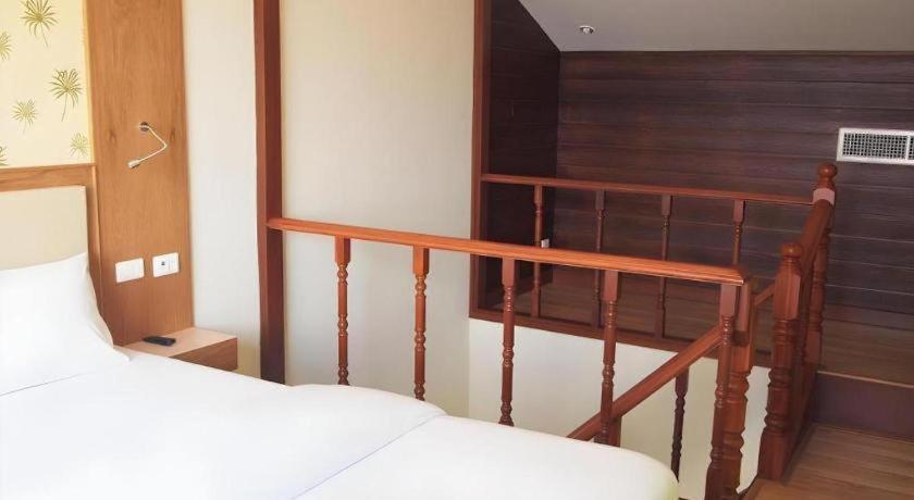 Phuket Ecozy Hotel Phuket