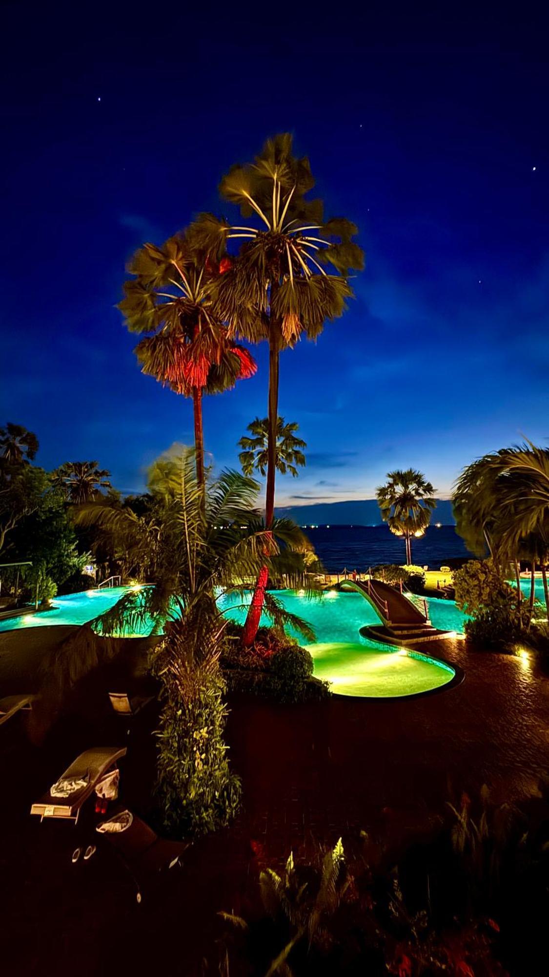The Palm Wongamat ,world Class Luxury Seaview Condo, Private The Sanctuary Of Truth Pattaya