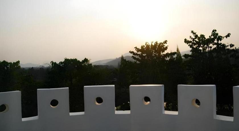 Banrai Pornsawun Resort Suan Phueng