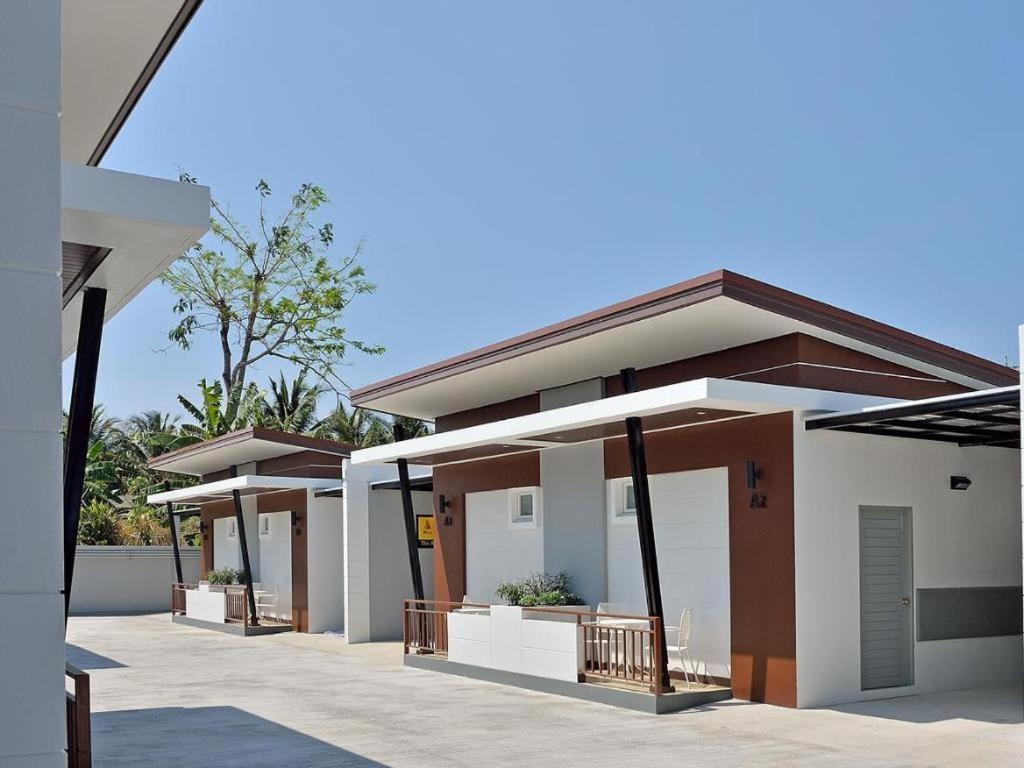 Resort The Rich