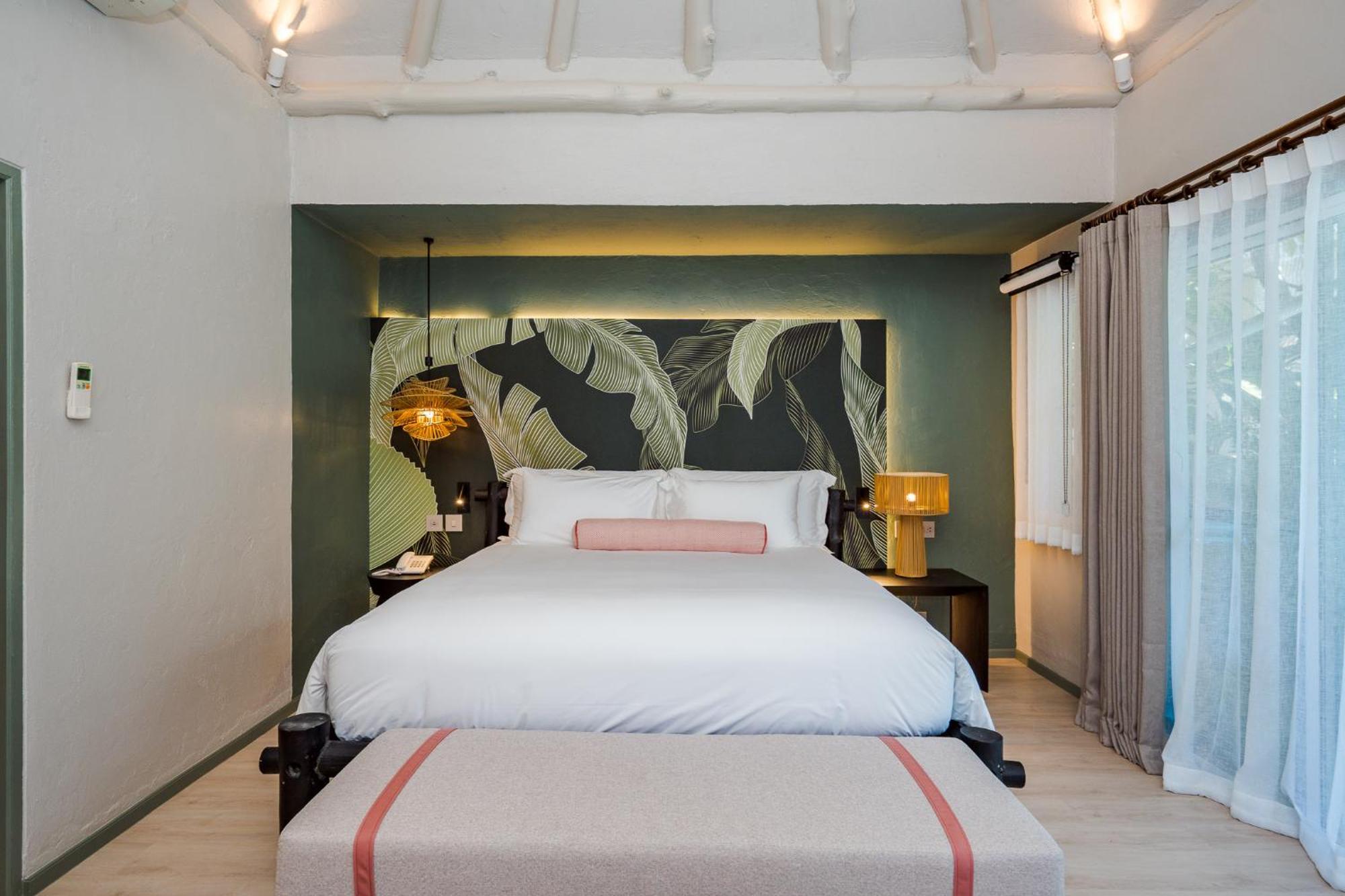 Davinia Hua Hin