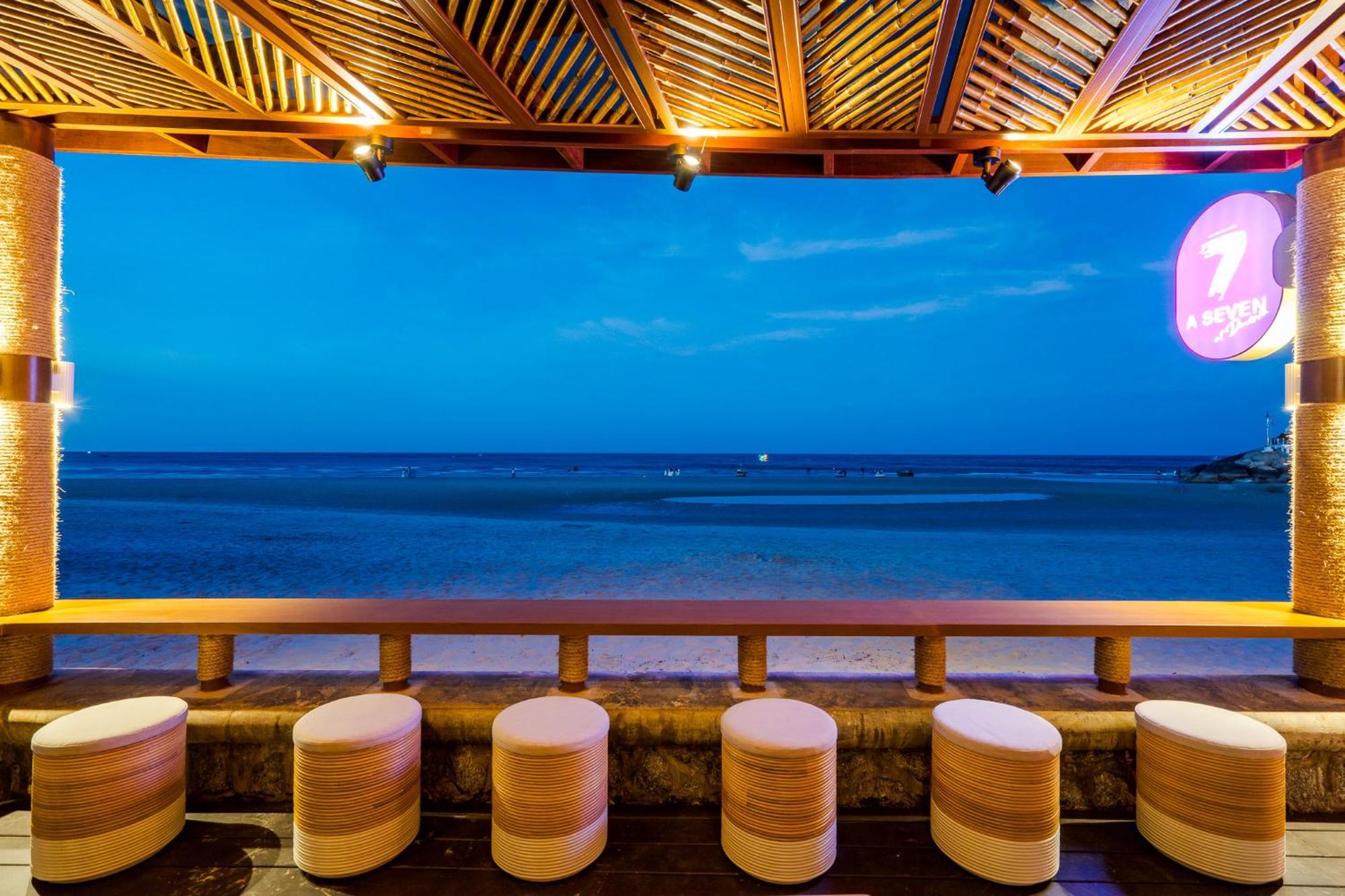 Davinia Hua Hin