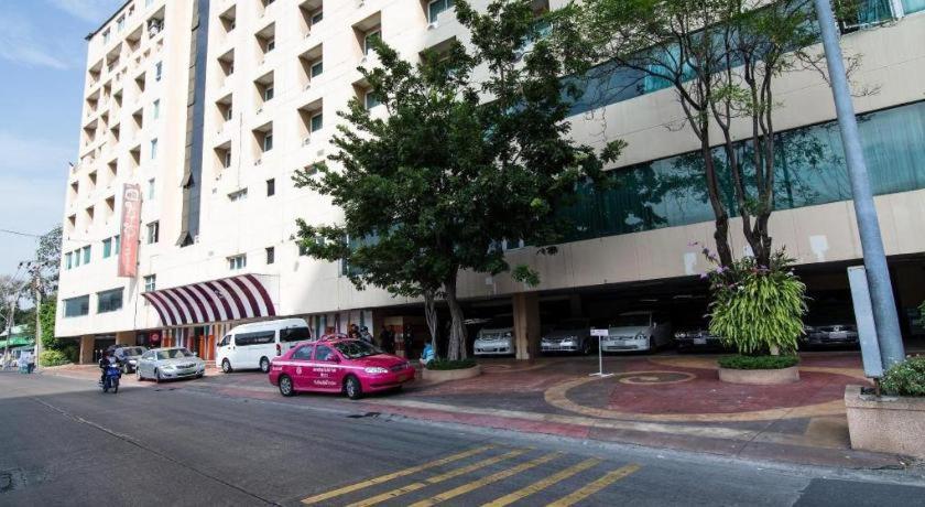 Hip Hotel