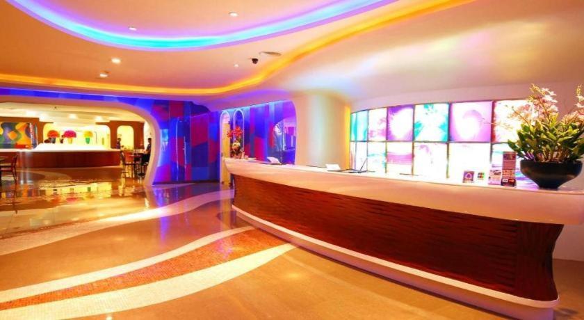Hip Hotel