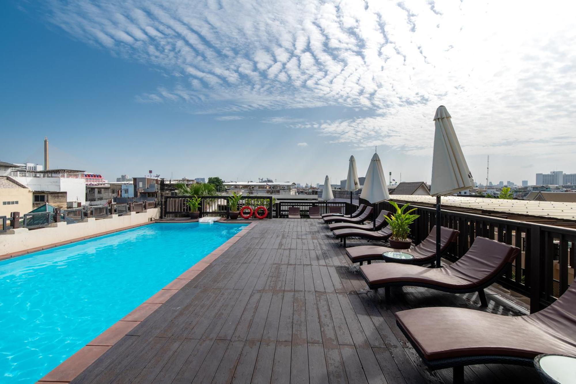 Dewan Hotel Bangkok