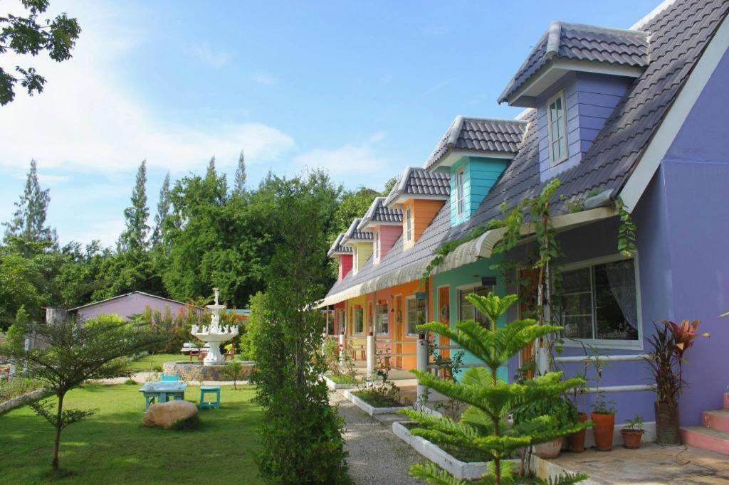 Charisma Suan Phueng