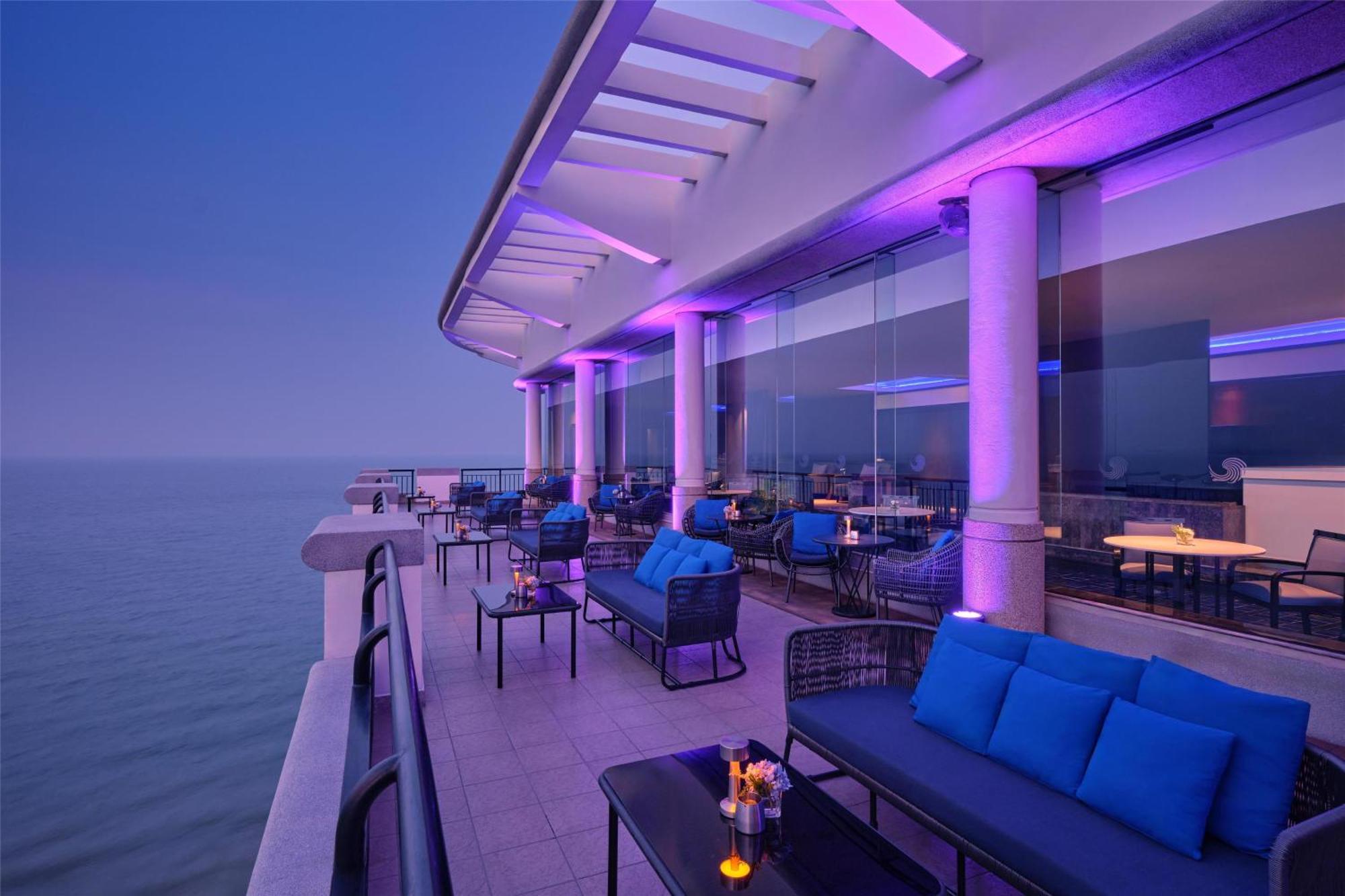 Hilton & 5*