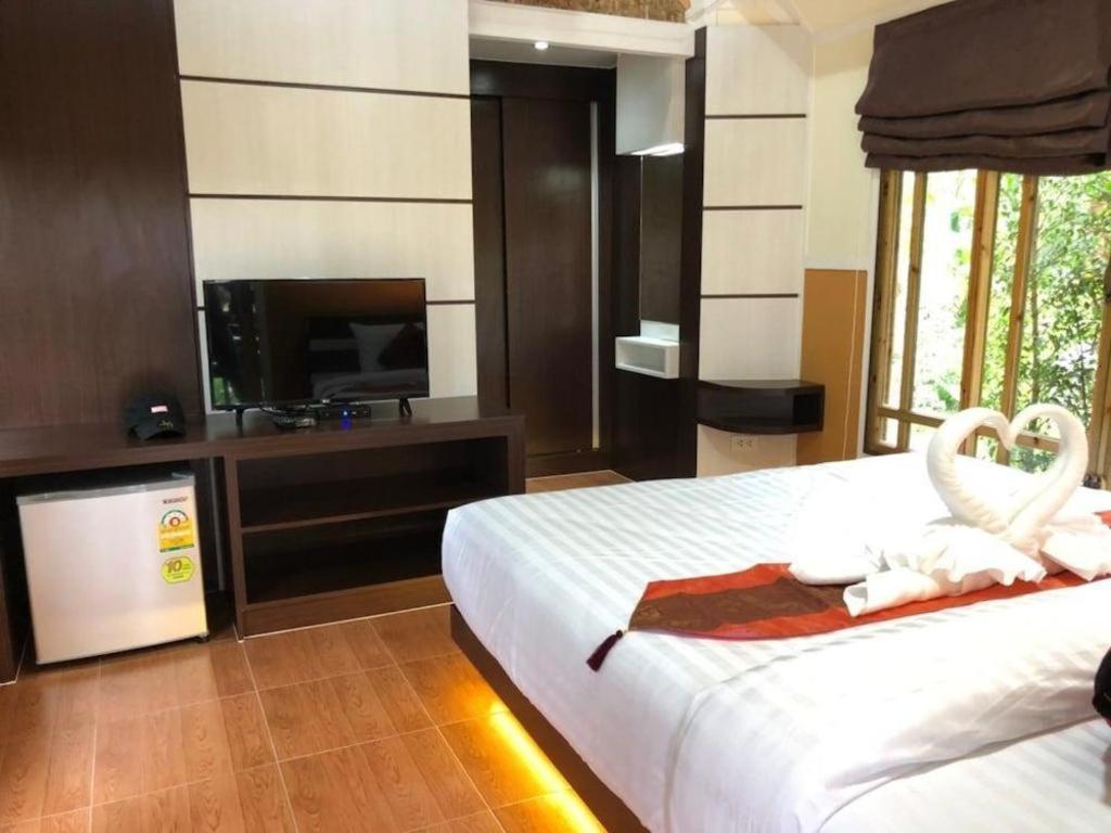 Chang Puak 2* Damnoen Saduak