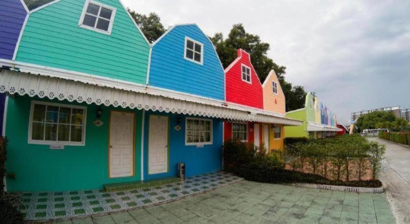 Holland Hotel 2*