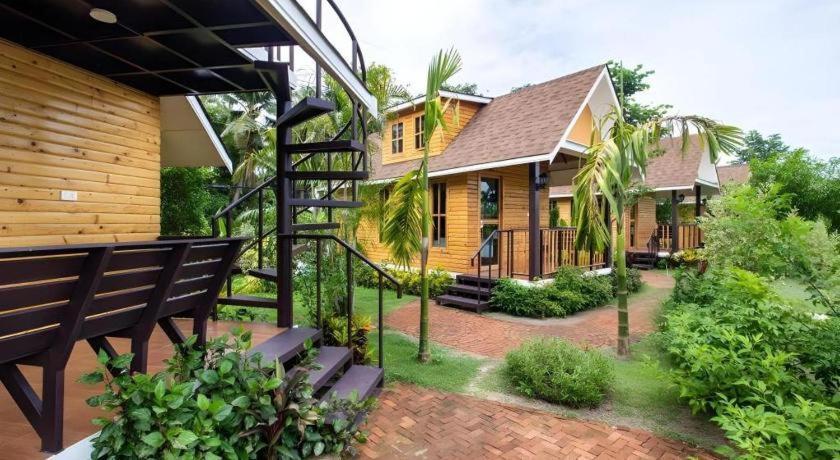 Chang Puak Resort