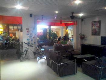 Orange Hotel 2*