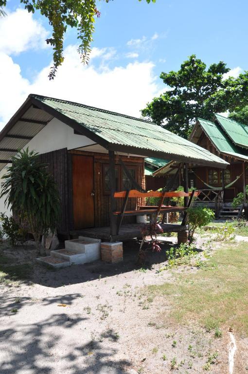 Charm Beach Resort 2*