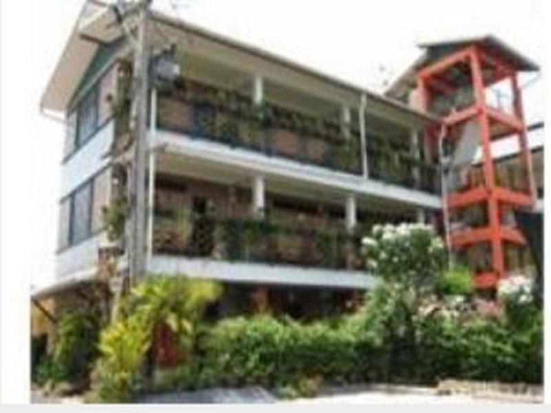 Baan Por Jai Inn
