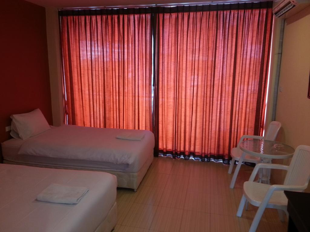 Nichakarn Massage & House *