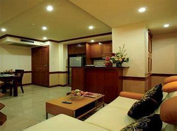 Oyo 796 Paradise Sukhumvit Hotel 3*