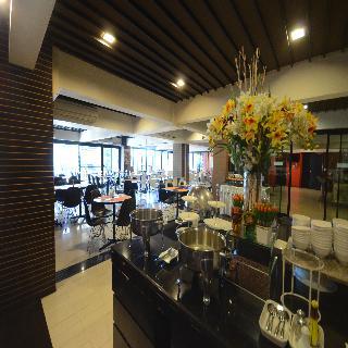 Solace At Srinakarin Hotel Banguecoque