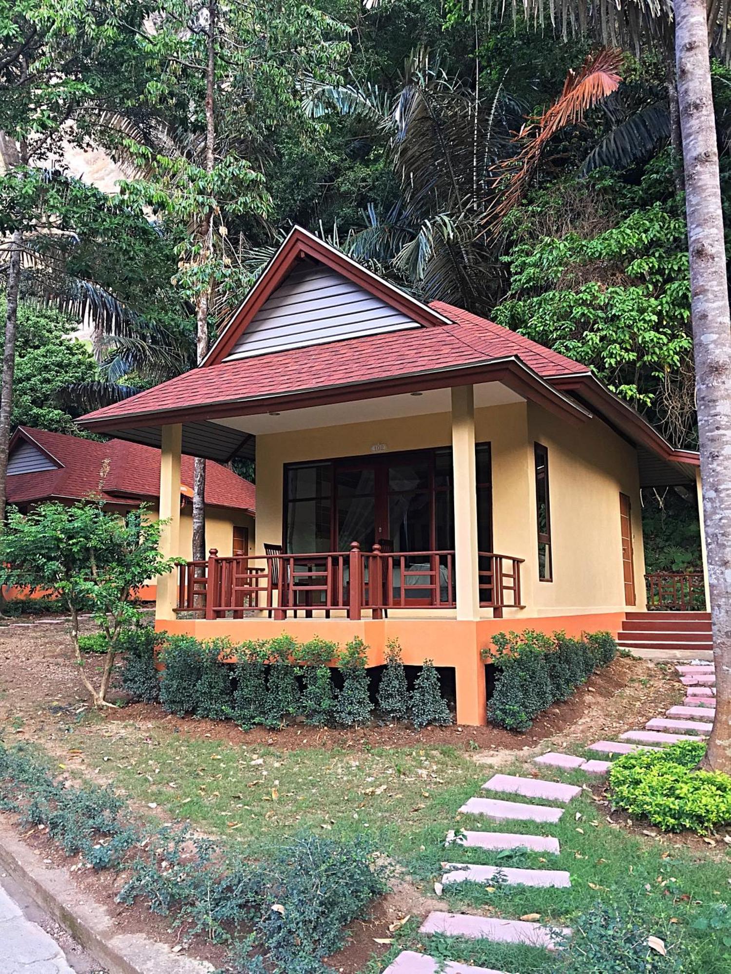 Bay Resort 3*