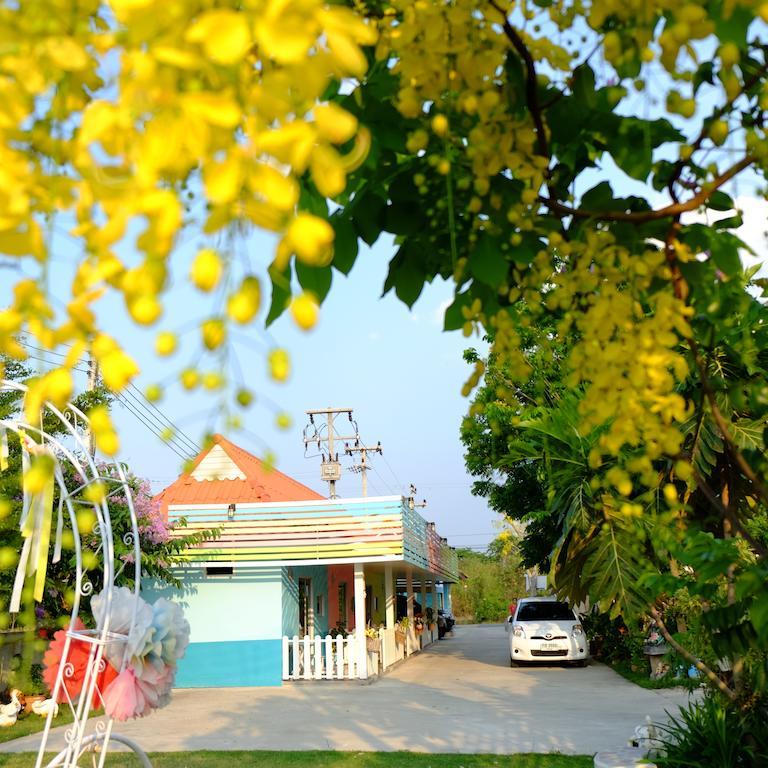 Resort Boathouse Suanphung Suan Phueng