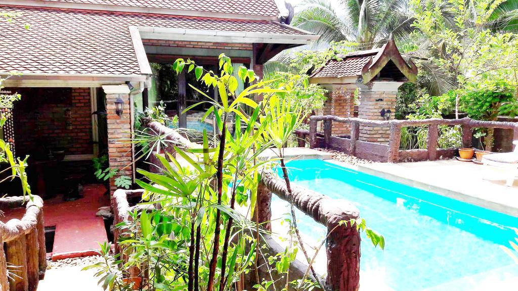 Bb Pool