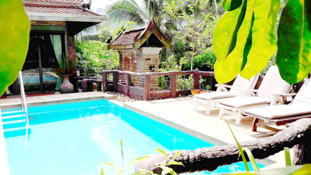 Bb Pool