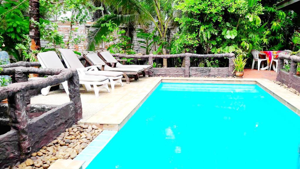 Bb Pool