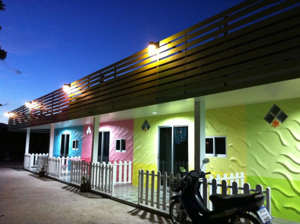 Boathouse Suanphung Suan Phueng