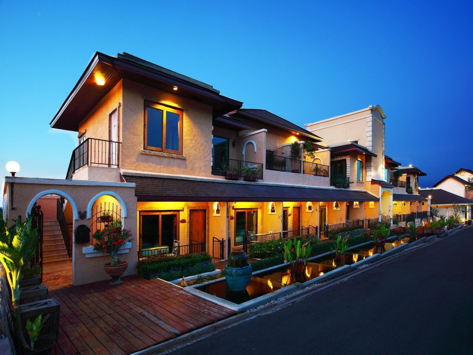 Valata Khaoyai Pong Talong