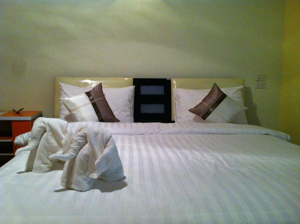 Charming Guest house Suan Phueng