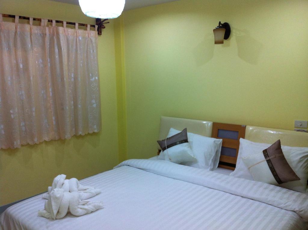 Charming Guest house Suan Phueng