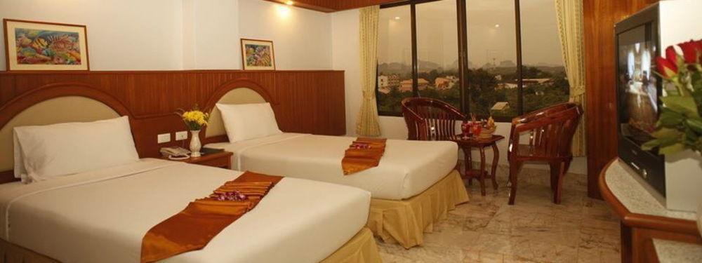 Boon Siam Hotel