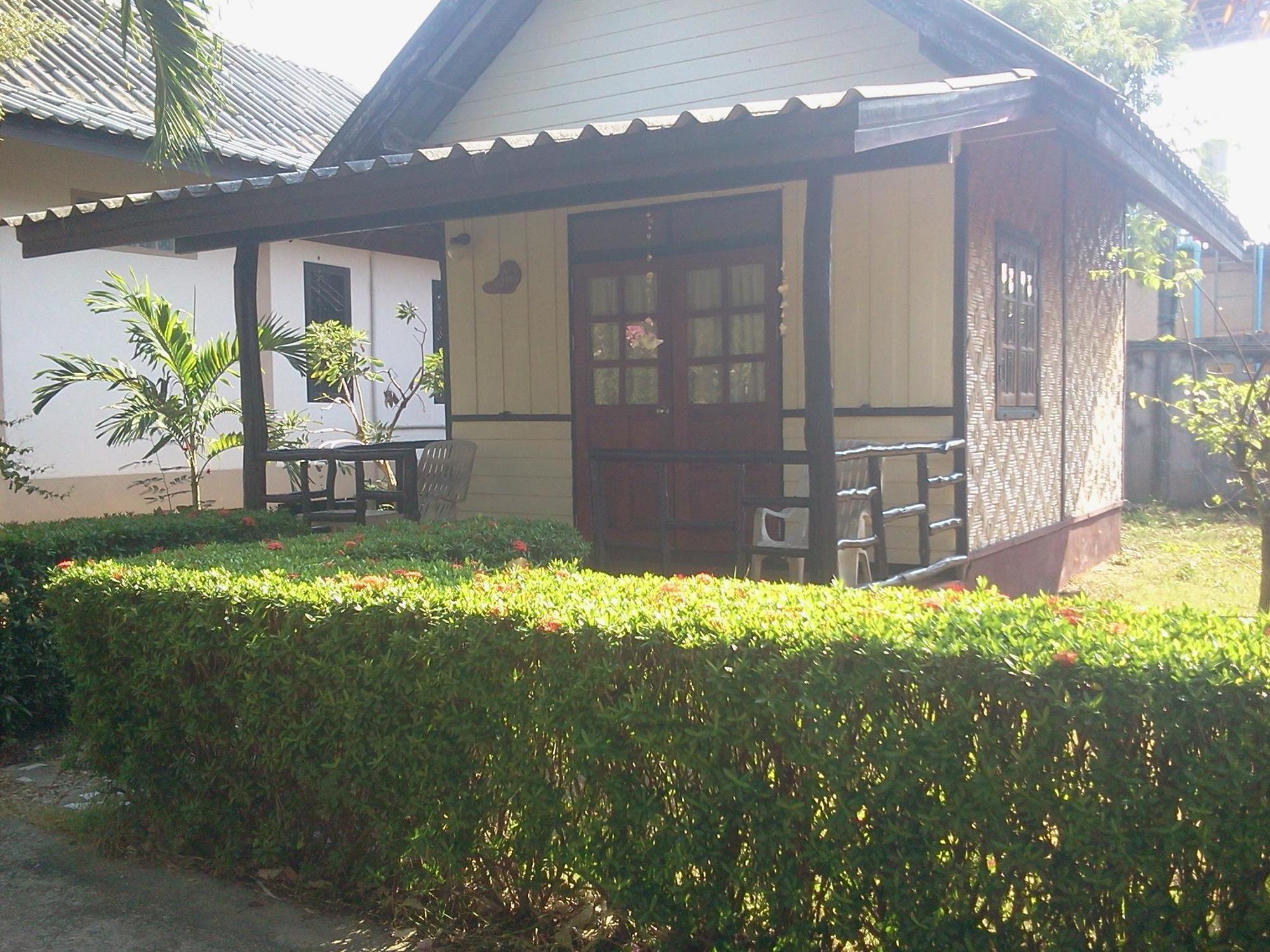 Oasis Yoga 2*