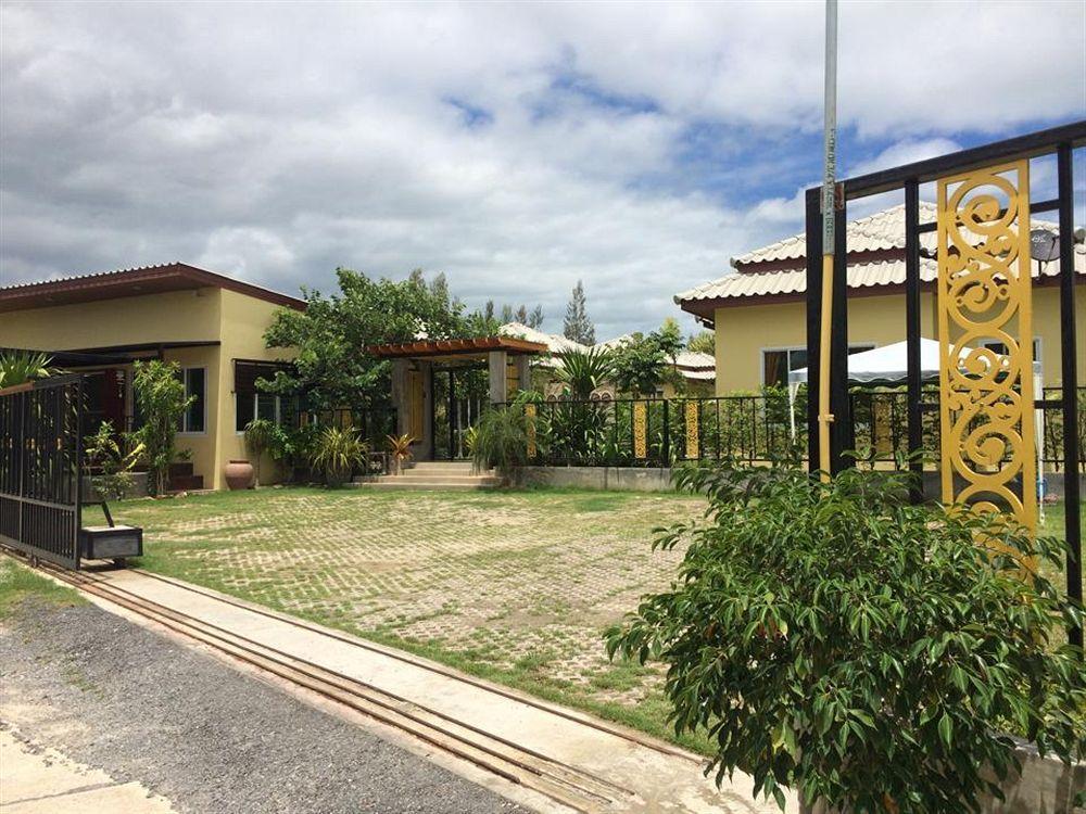 Oyo 268 Paradee Hua-hin Resort