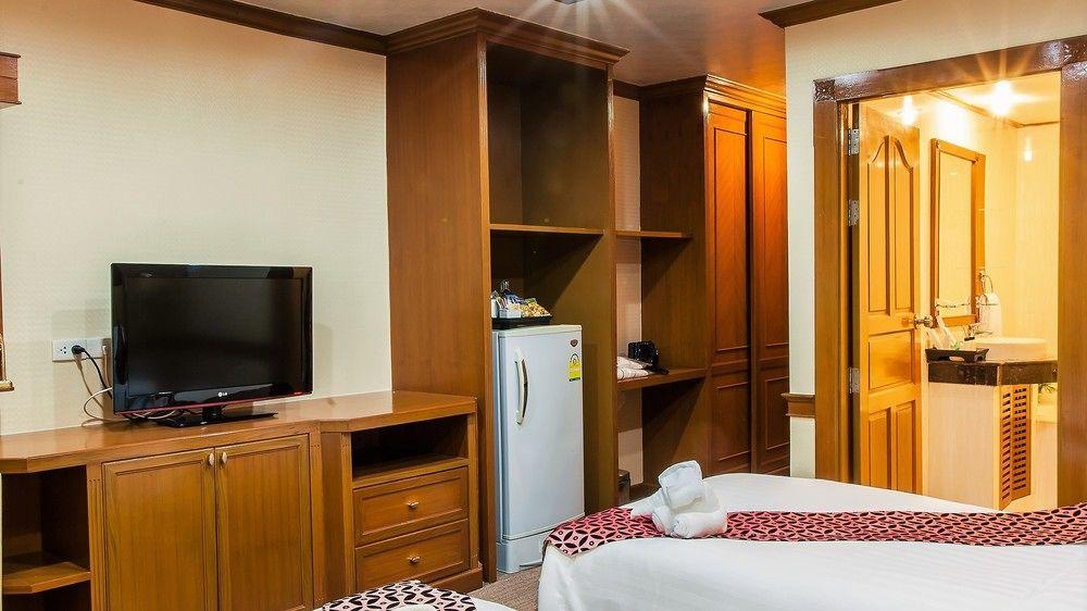 Oyo 796 Paradise Sukhumvit Hotel 3*