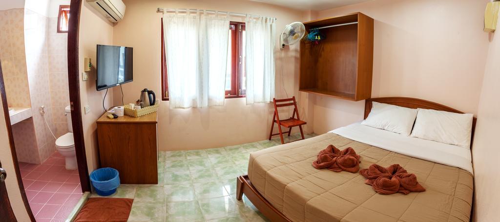 Hostel Hugs & Koh Lanta