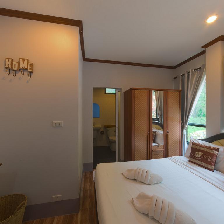 Resort Rim Khao 2*