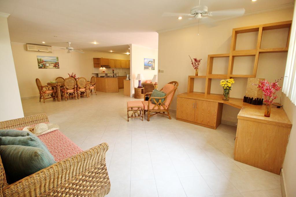 Butterfly Garden Boutique Residences: Luxury & With Full Amenities Pattaya