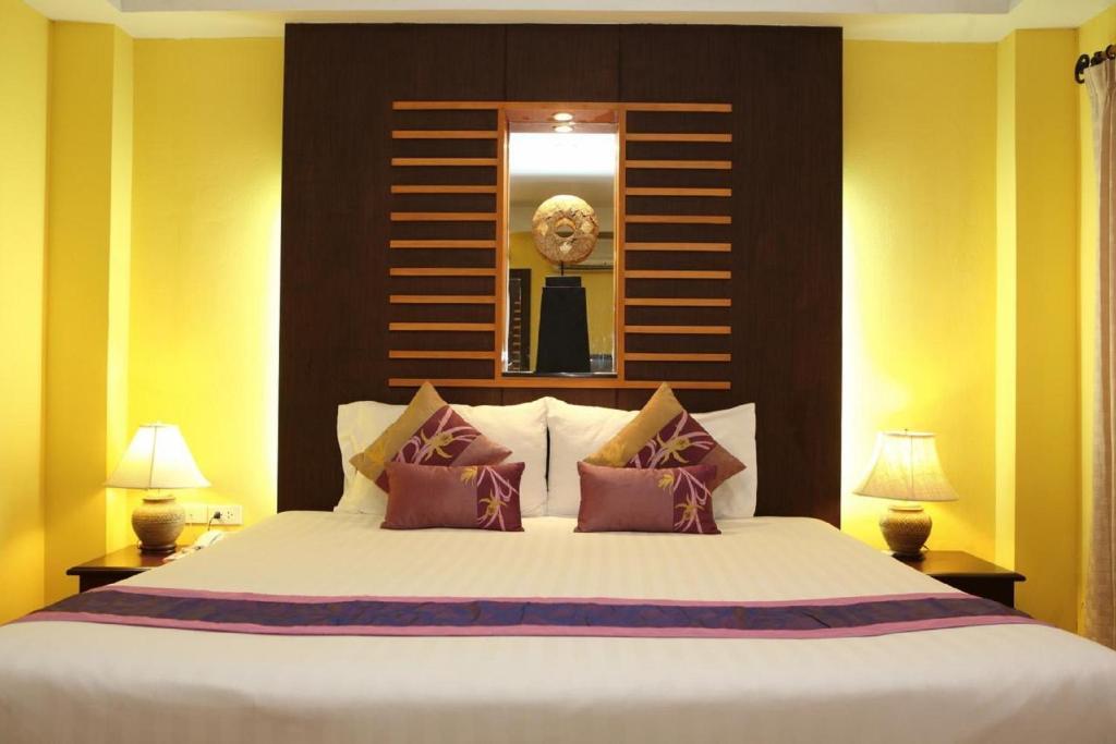 White Hotel HHQ