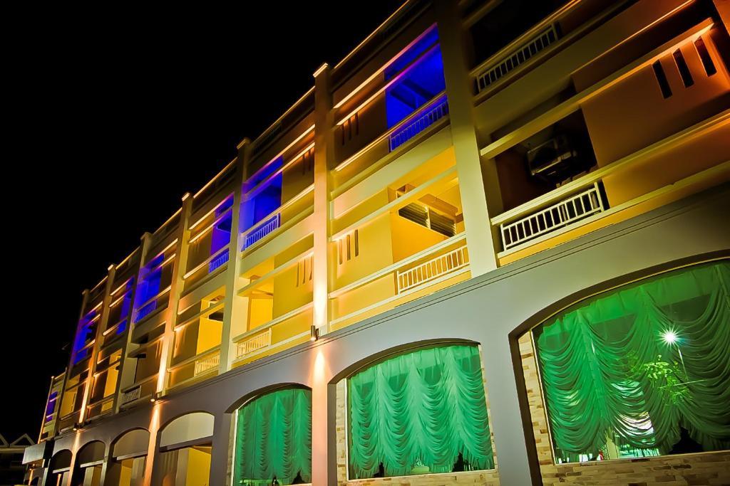 Roseate Hotel