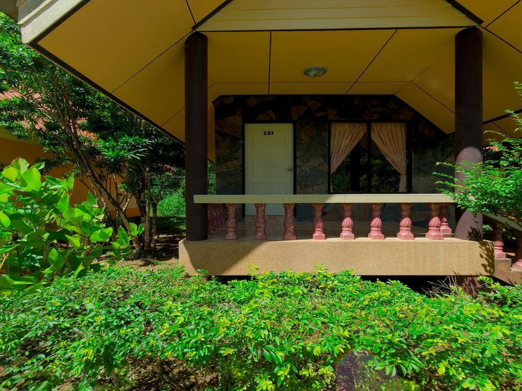 Resort Rim Khao 2*
