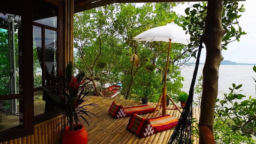 Deep House Sea View Homestay *