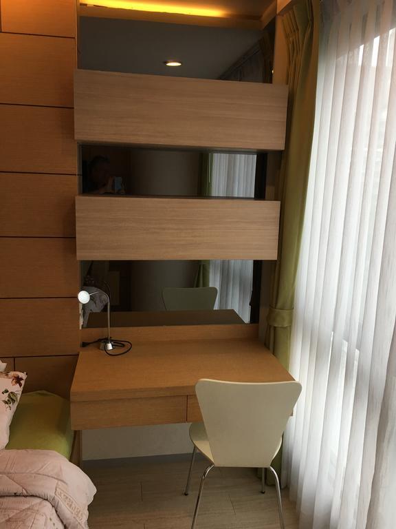 The Chezz By Apple & Frank Apartment