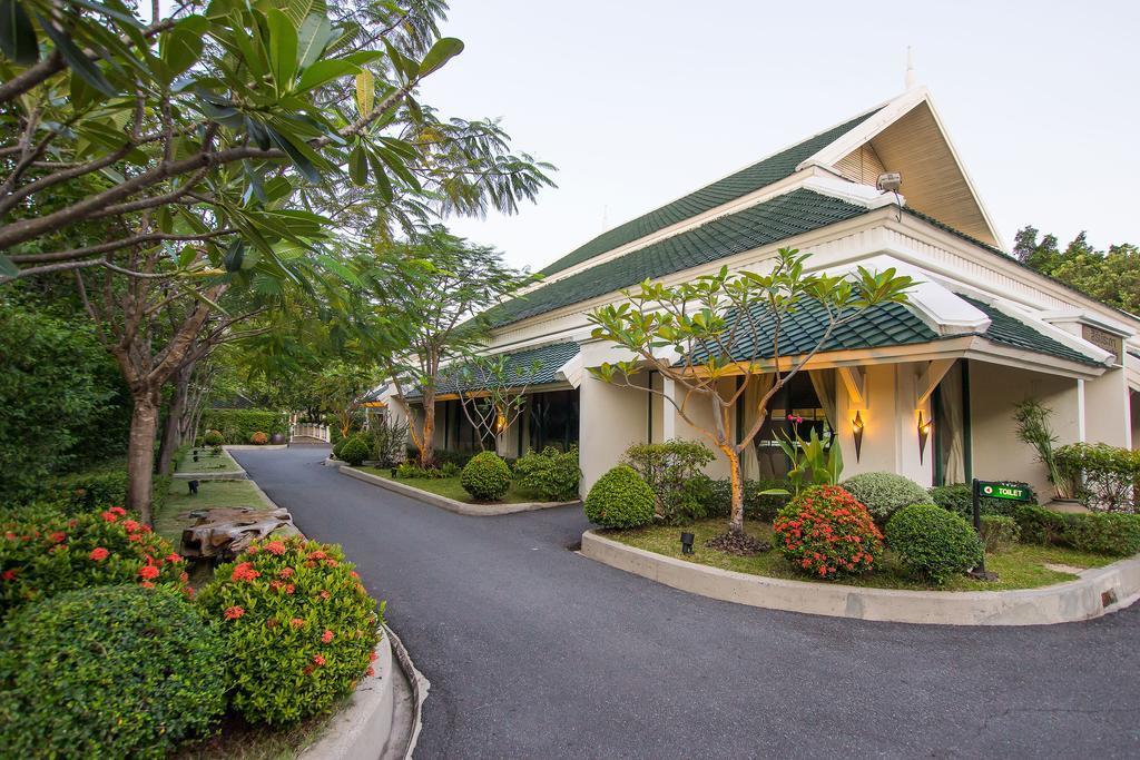 Kalanan Riverside Hotel 4*