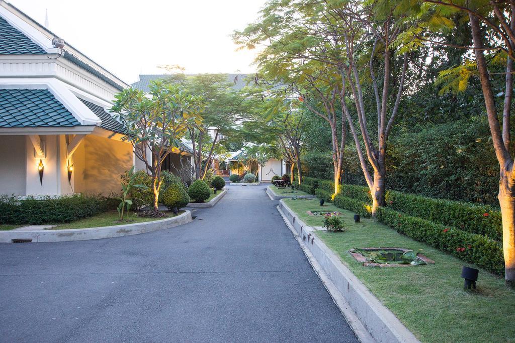 Hotel Kalanan Riverside Nonthaburi