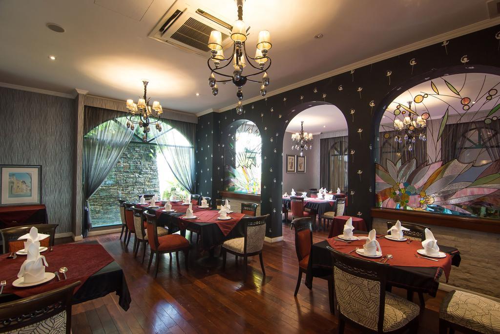 Hotel Kalanan Riverside 4*