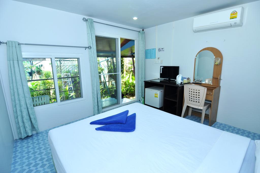 Dee Dee Beach House 2*